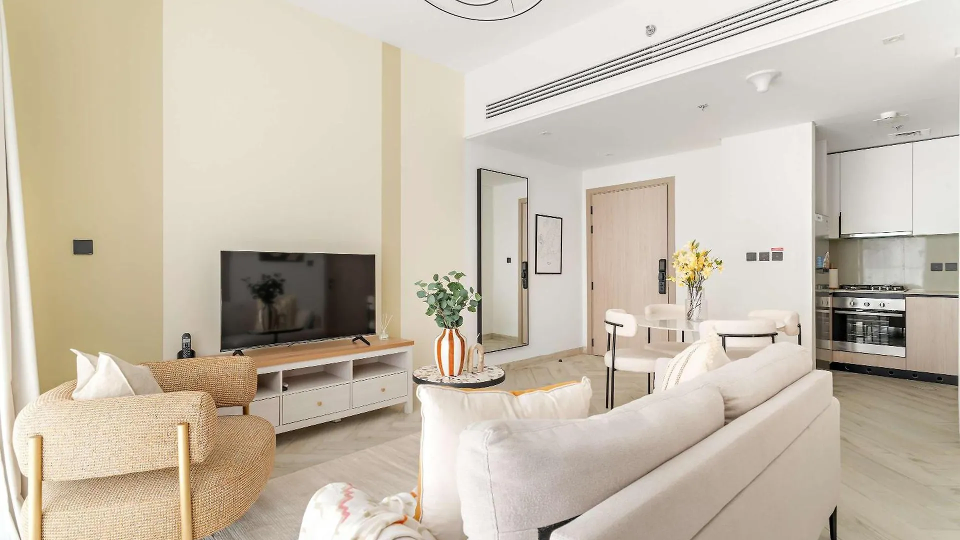 Silkhaus Urban Chic 1Br In Empire Residence Near Jvc Dubai 0*,