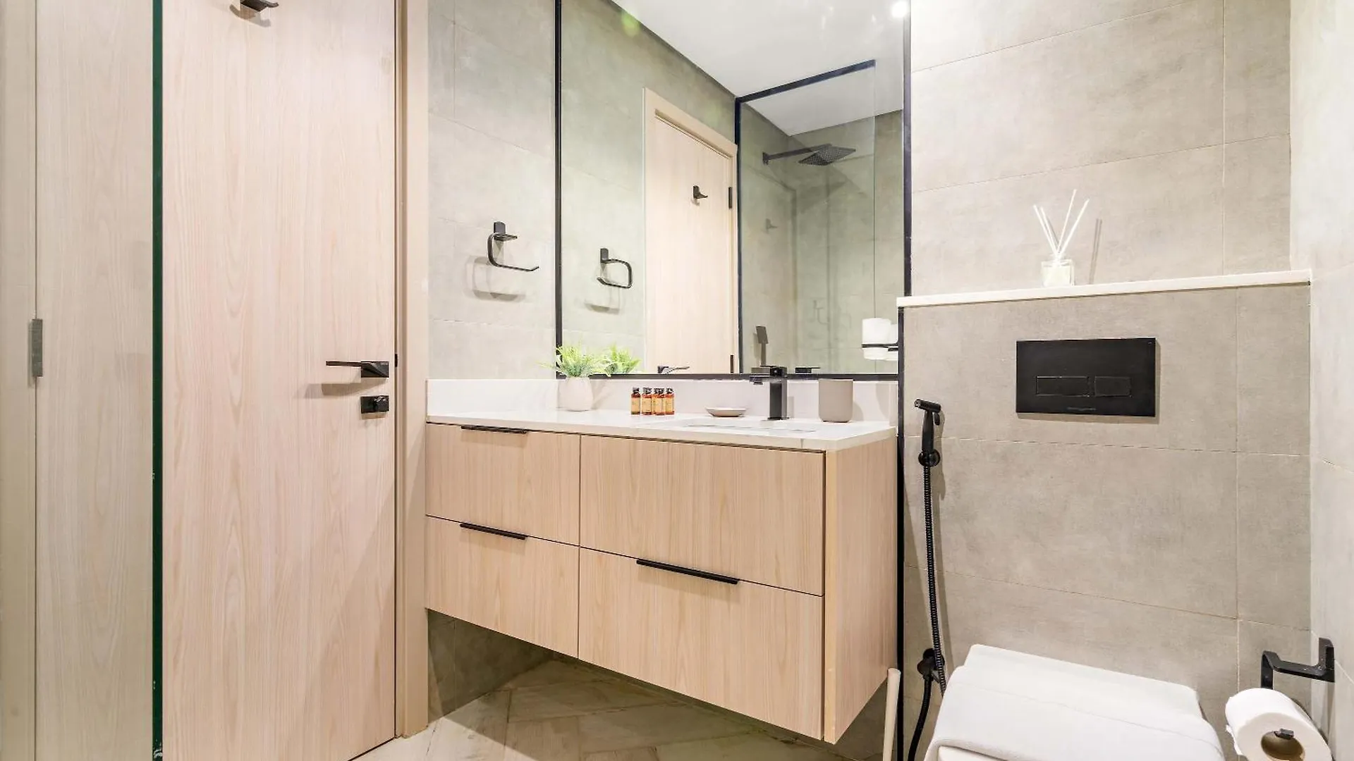 Silkhaus Urban Chic 1Br In Empire Residence Near Jvc Dubai Apartment